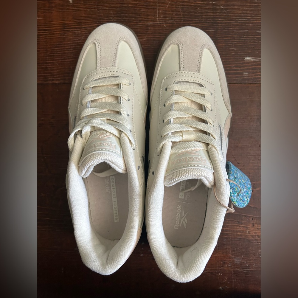 New / No Box / REEBOK Forte Lounger Double Up Sneaker in cream and pink / Size 7